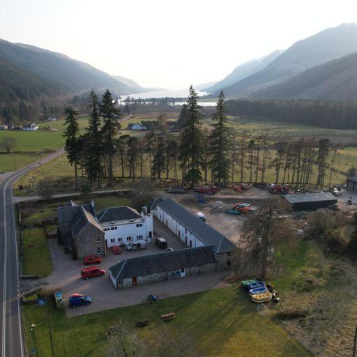 Great Glen Hostel Spean Bridge Exterior photo
